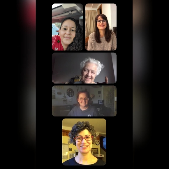 Poshmark Turns 10 Posh N Sip Holiday Addition 🎈🎈🎈 - Picture 3 of 7